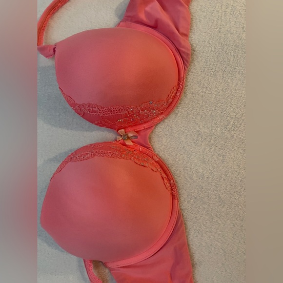 Victoria’s Secret’s -Body By Victoria Bra - Picture 3 of 9
